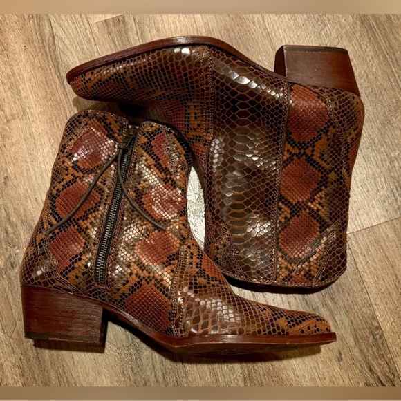 Free People New Frontier Snake Print Western Ankle Boots Size 41 - Picture 5 of 8